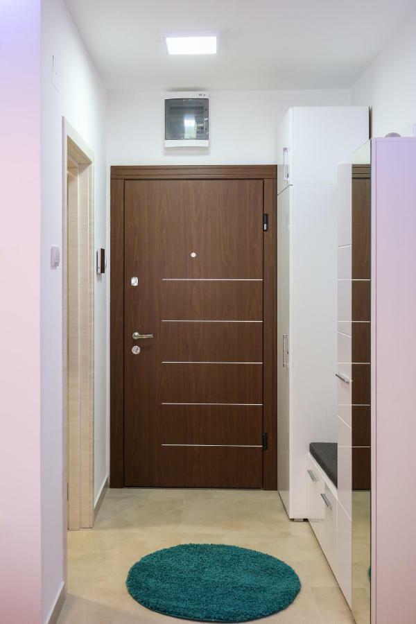 Manirosi 2 Apartman Subotica Luaran gambar